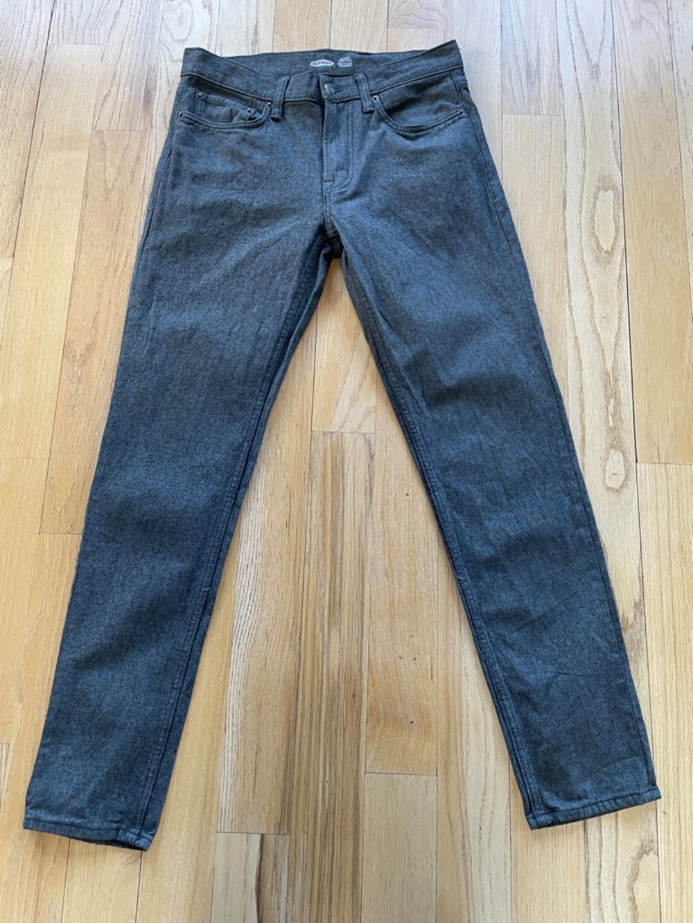Old Navy Men’s Relaxed Slim Taper, Built in Flex Jeans, 
charcoal 
size 30/32